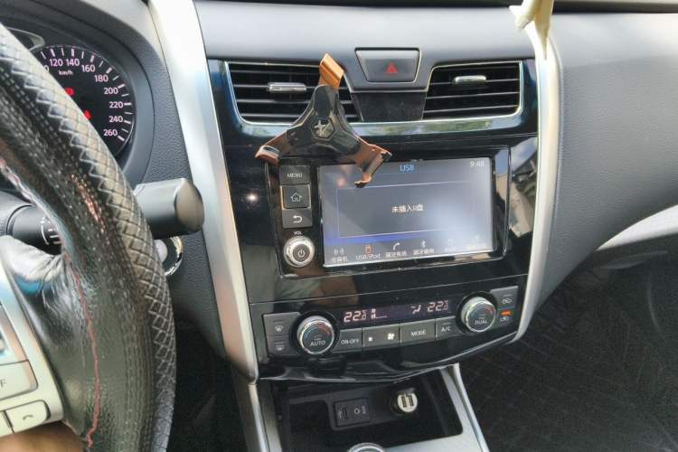 Used Nissan Teana 2016 2.0L XL Comfort Edition Audio And AC Panel