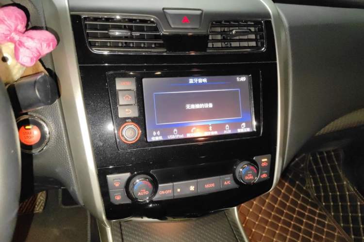 Used Nissan Teana 2016 Revised Version 2.0L XL Comfort Edition Audio And AC Panel