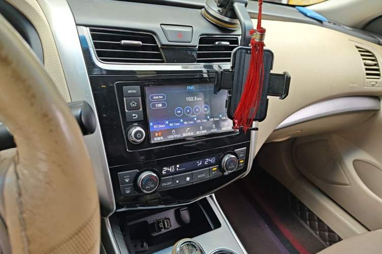 Used Nissan Teana 2016 2.0L XL Comfort Edition Audio And AC Panel