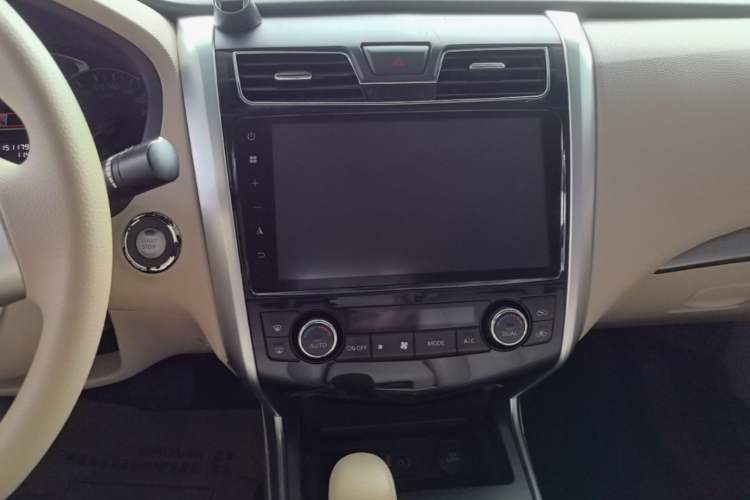Used Nissan Teana 2016 2.0L XE Fashion Edition Audio And AC Panel
