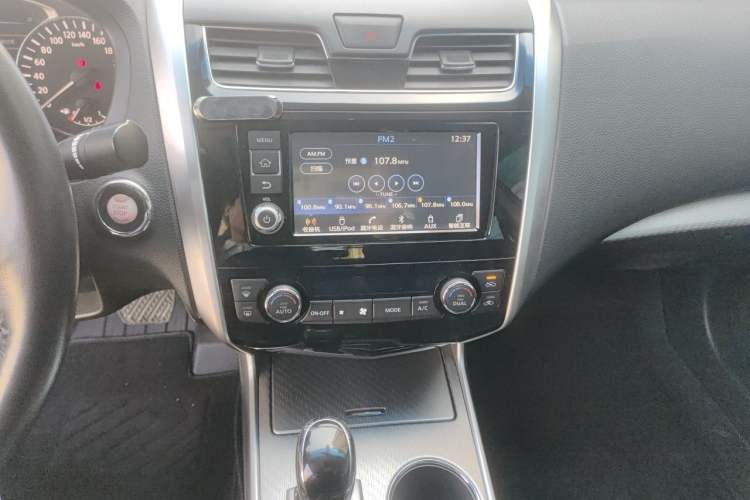 Used Nissan Teana 2016 2.0L XL Comfort Edition Audio And AC Panel