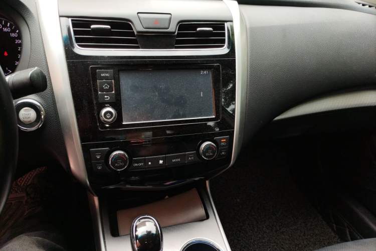 Used Nissan Teana 2016 2.0L XL-Upper Smart Edition Audio And AC Panel
