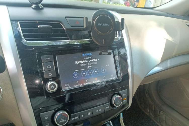 Used Nissan Teana 2016 Revised Version 2.0L XL Comfort Edition Audio And AC Panel
