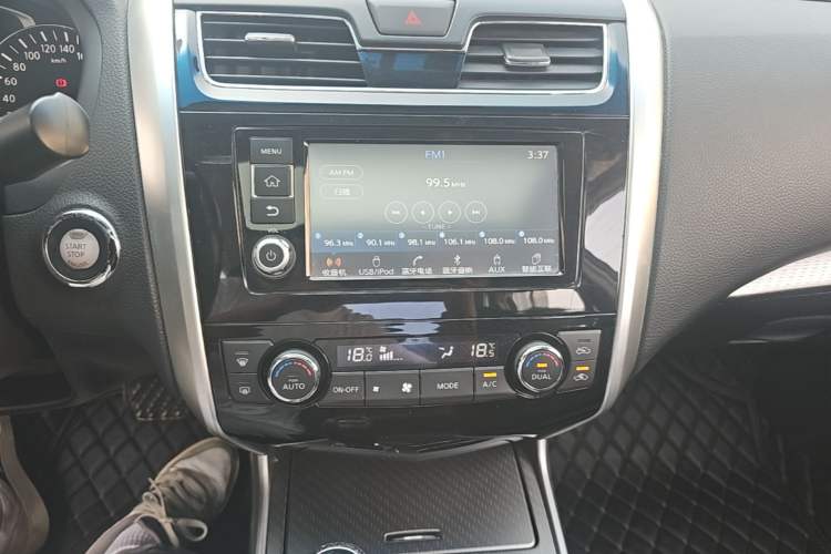 Used Nissan Teana 2016 Revised Version 2.0L XL Comfort Edition Audio And AC Panel