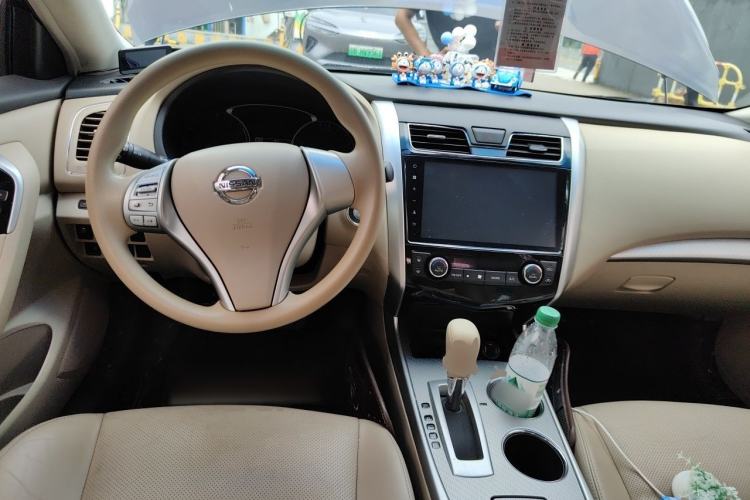 Used Nissan Teana 2016 2.0L XE Fashion Edition Center Console