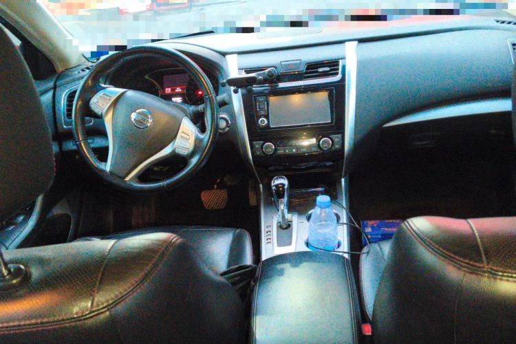 Used Nissan Teana 2016 Revised Version 2.0L XL Comfort Edition Center Console