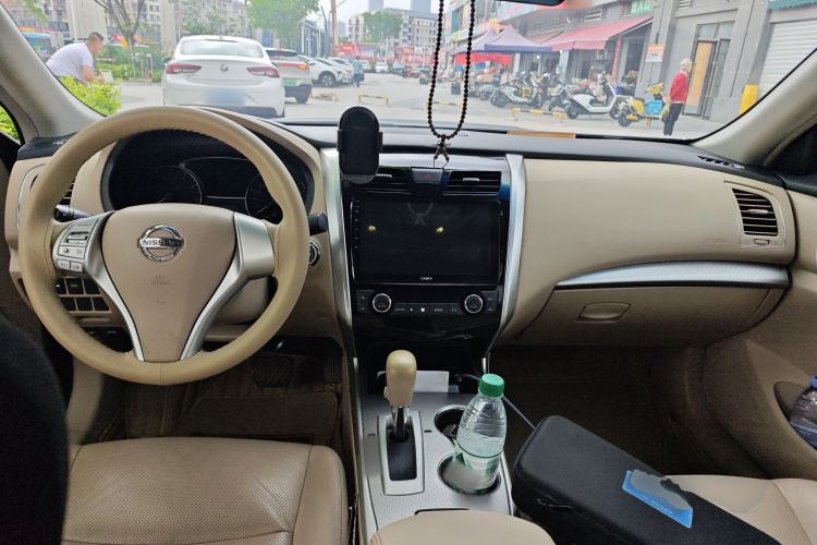 Used Nissan Teana 2016 2.0L XE Fashion Edition Center Console