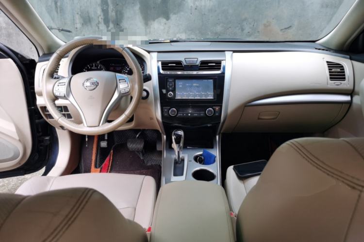 Used Nissan Teana 2016 Revised Version 2.0L XL Comfort Edition Center Console