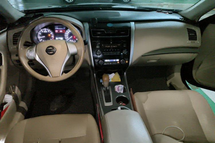 Used Nissan Teana 2016 2.0L XE Fashion Edition Center Console
