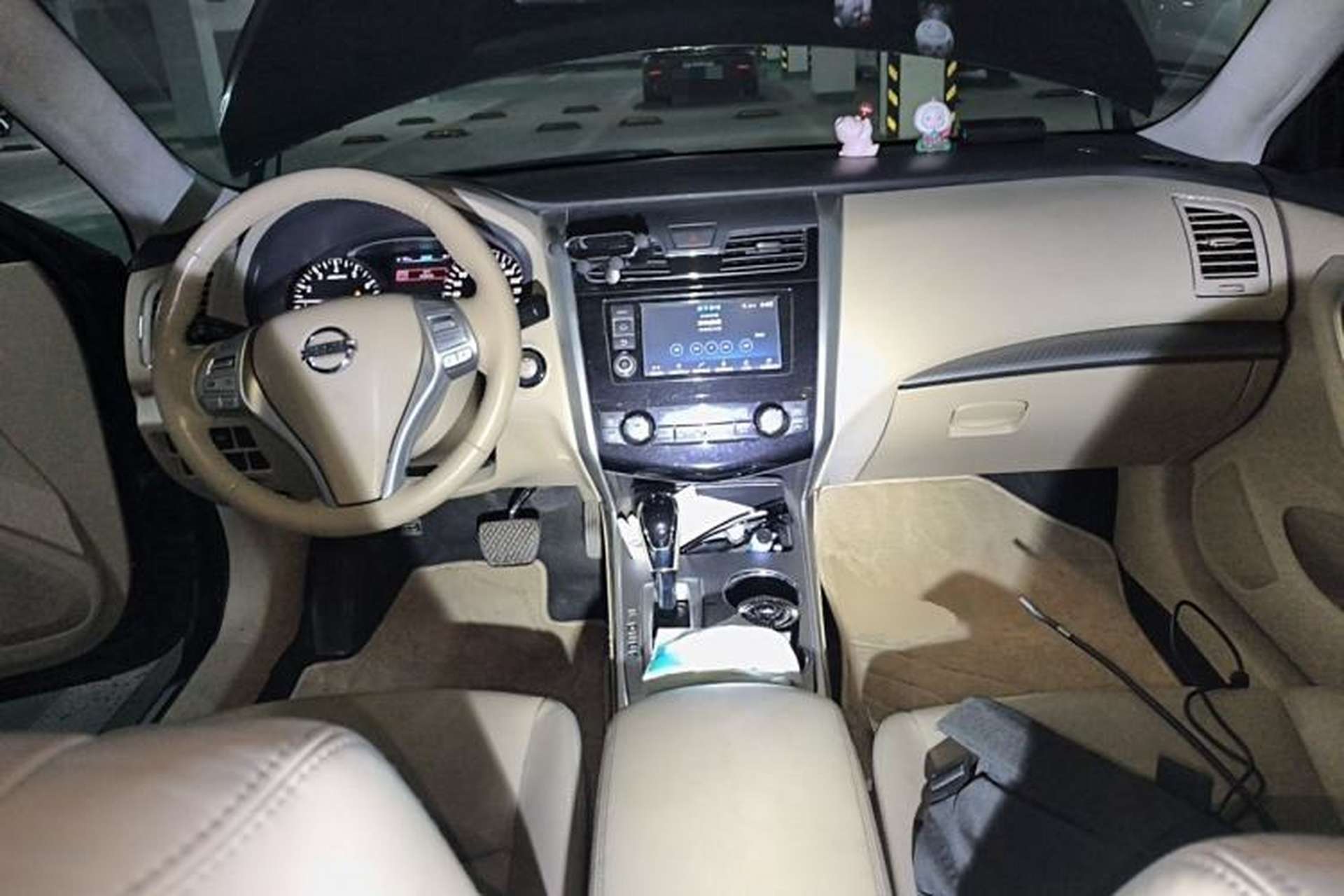 Used Nissan Teana 2016 Revised Version 2.0L XL Comfort Edition Center Console