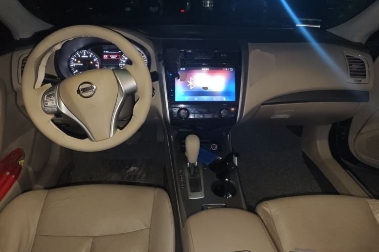Used Nissan Teana 2016 2.0L XE Fashion Edition Center Console
