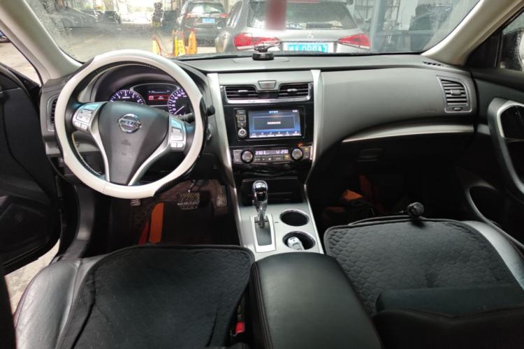 Used Nissan Teana 2016 Revised Version 2.0L XL Comfort Edition Center Console