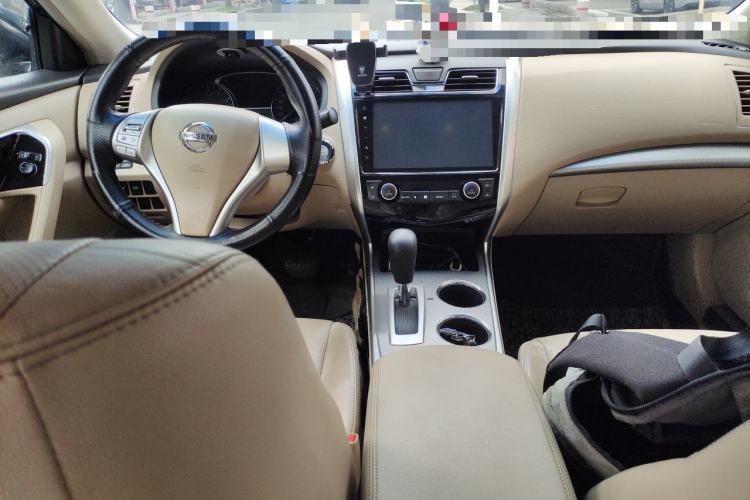 Used Nissan Teana 2016 2.0L XE Fashion Edition Center Console