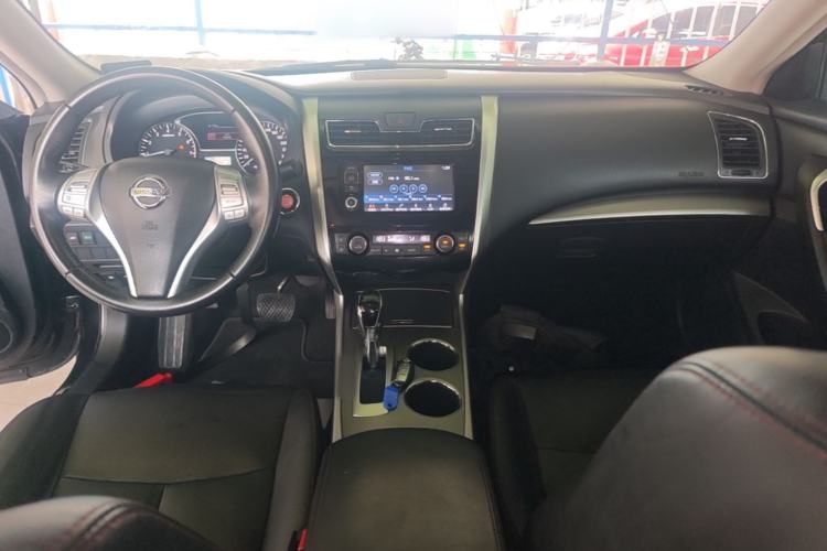 Used Nissan Teana 2016 Revised Version 2.0L XL Comfort Edition Center Console
