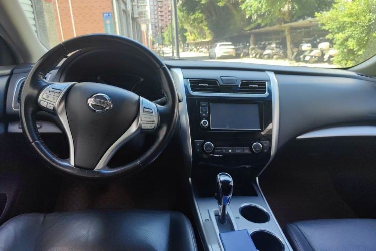 Used Nissan Teana 2016 2.0L XL Comfort Edition Center Console