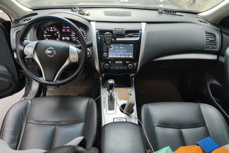 Used Nissan Teana 2016 2.0L XL Comfort Edition Center Console