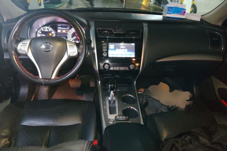 Used Nissan Teana 2016 2.0L XL Comfort Edition Center Console