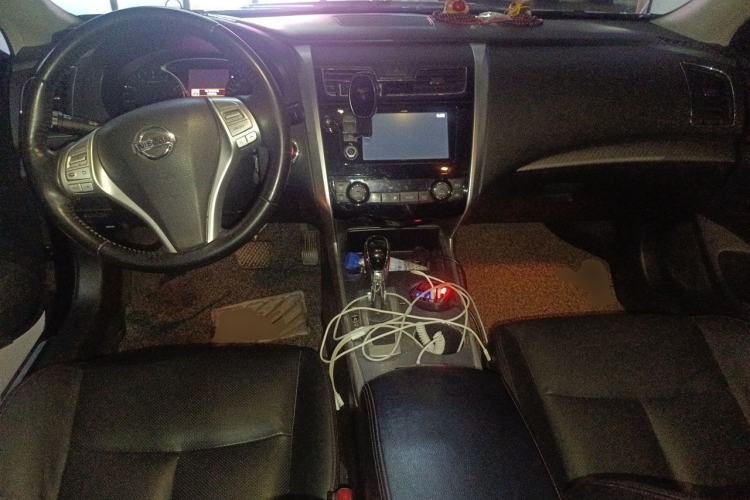 Used Nissan Teana 2016 Revised Version 2.0L XL Comfort Edition Center Console