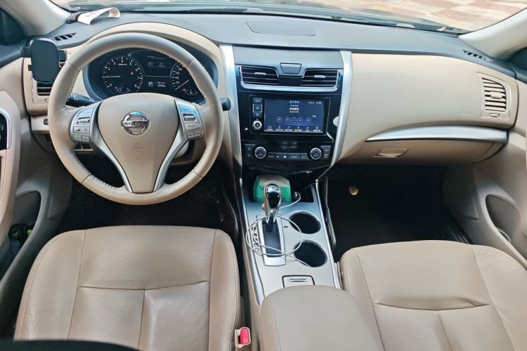 Used Nissan Teana 2016 2.0L XL Comfort Edition Center Console