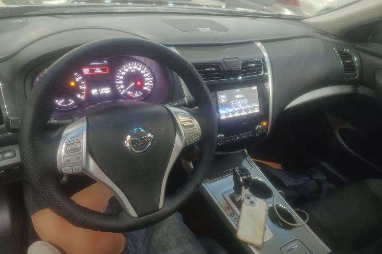 Used Nissan Teana 2016 2.0L XL Comfort Edition Center Console