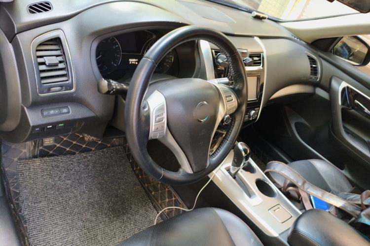 Used Nissan Teana 2016 Revised Version 2.0L XL Comfort Edition Center Console