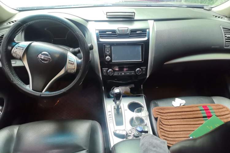 Used Nissan Teana 2016 2.0L XL Comfort Edition Center Console