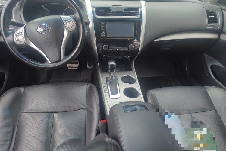 Used Nissan Teana 2016 Revised Version 2.0L XL Comfort Edition Center Console