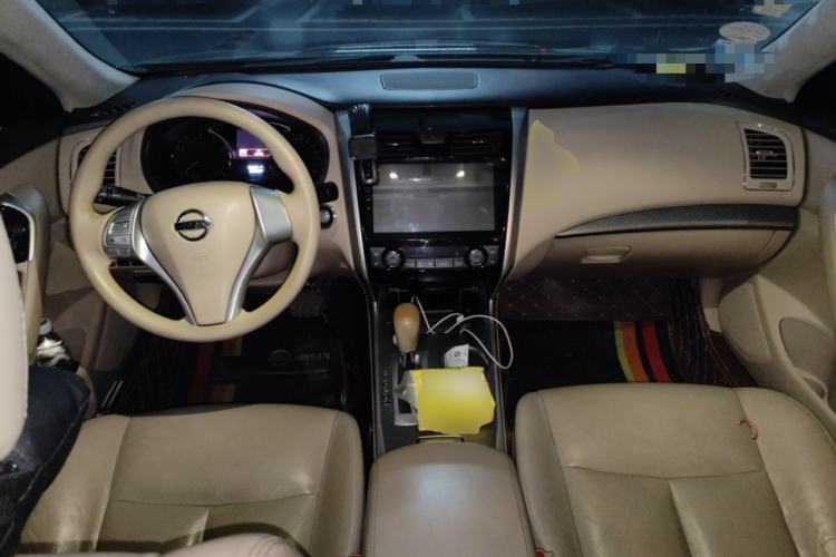 Used Nissan Teana 2016 2.0L XE Fashion Edition Center Console