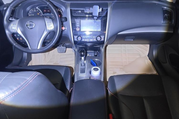 Used Nissan Teana 2016 2.0L XL-Upper Smart Edition Center Console