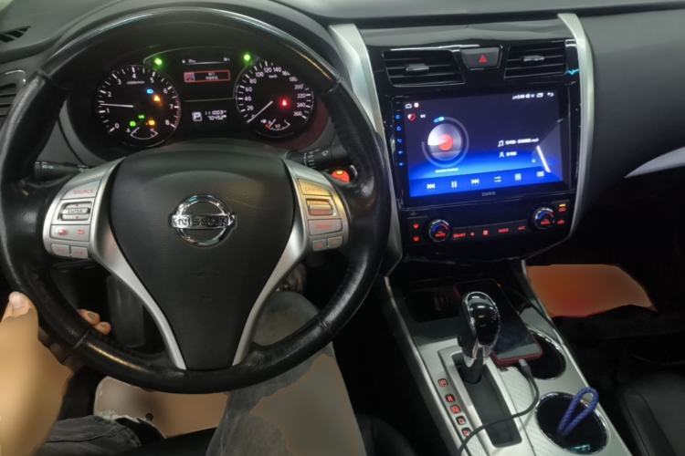 Used Nissan Teana 2016 Revised Version 2.0L XL Comfort Edition Center Console