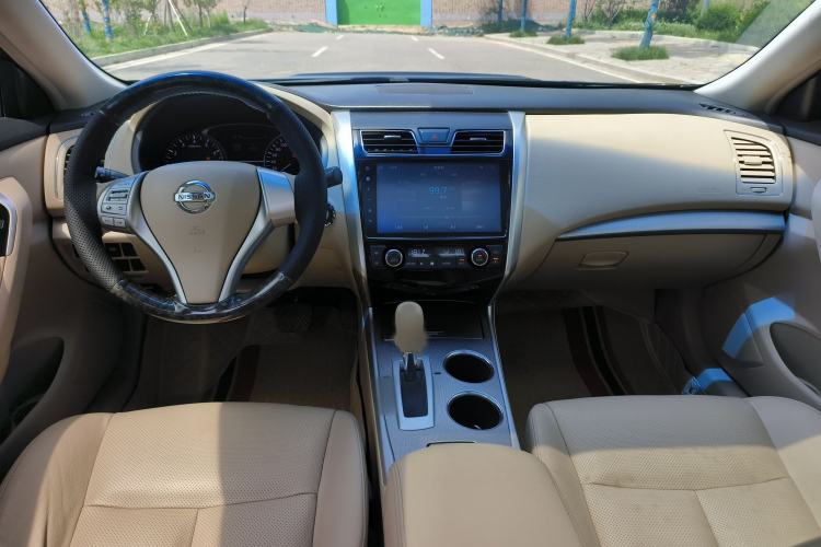 Used Nissan Teana 2016 2.0L XE Fashion Edition Center Console