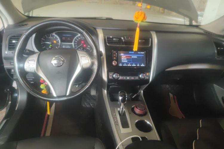 Used Nissan Teana 2016 Revised Version 2.0L XL Comfort Edition Center Console