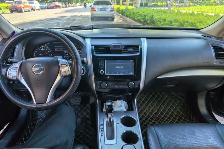Used Nissan Teana 2016 2.0L XL Comfort Edition Center Console