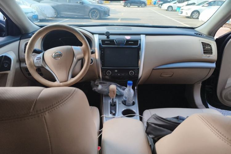 Used Nissan Teana 2016 2.0L XE Fashion Edition Center Console