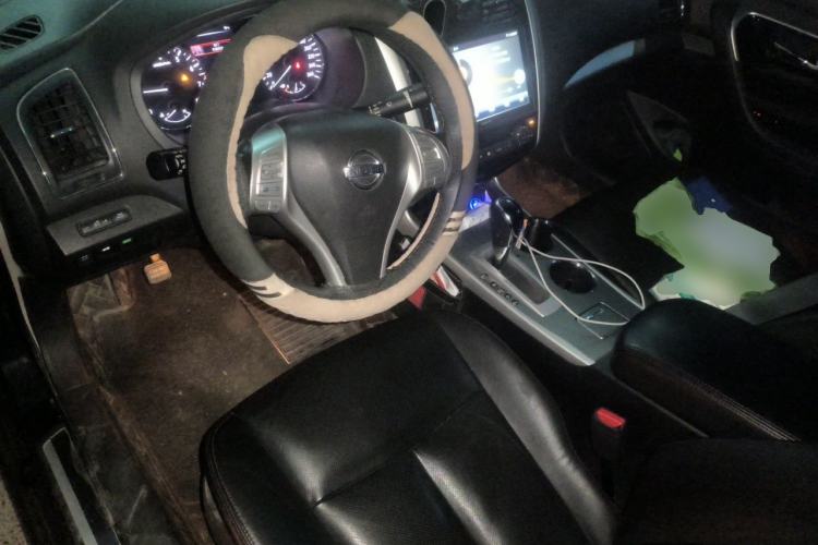 Used Nissan Teana 2016 Revised Version 2.0L XL Comfort Edition Center Console