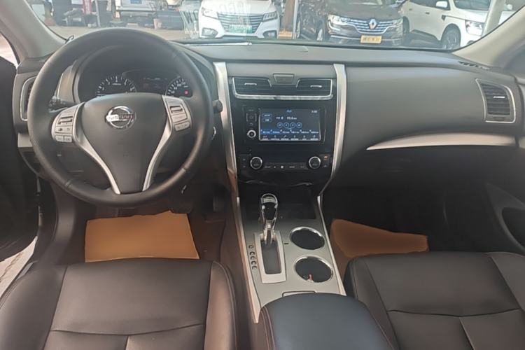 Used Nissan Teana 2016 2.0L XL Comfort Edition Center Console