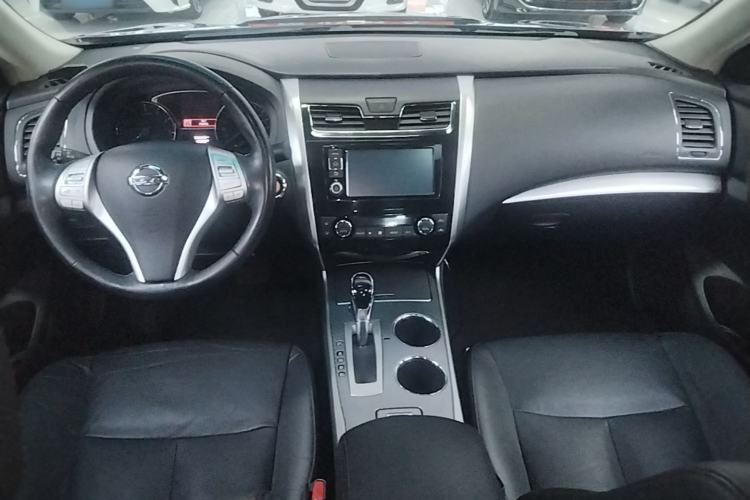 Used Nissan Teana 2016 2.0L XL Comfort Edition Center Console