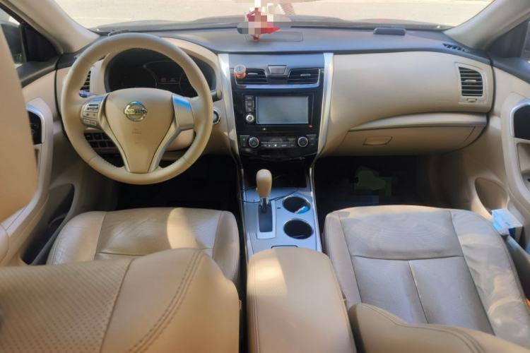 Used Nissan Teana 2016 2.0L XE Fashion Edition Center Console
