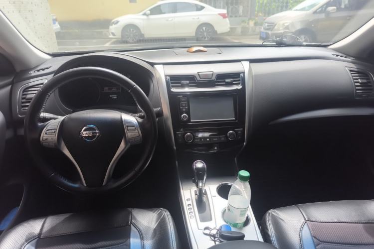 Used Nissan Teana 2016 Revised Version 2.0L XL Comfort Edition Center Console