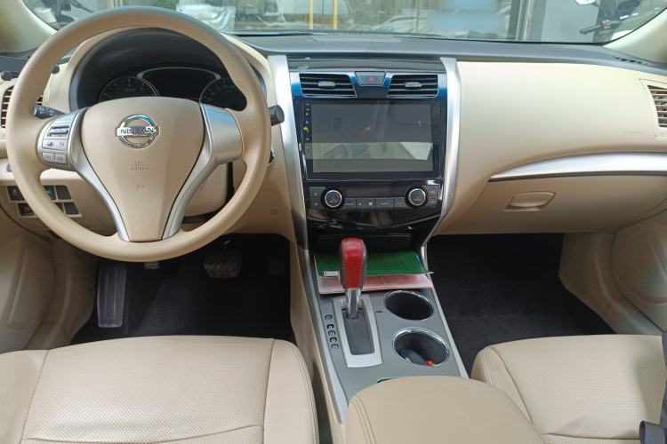 Used Nissan Teana 2016 2.0L XE Fashion Edition Center Console