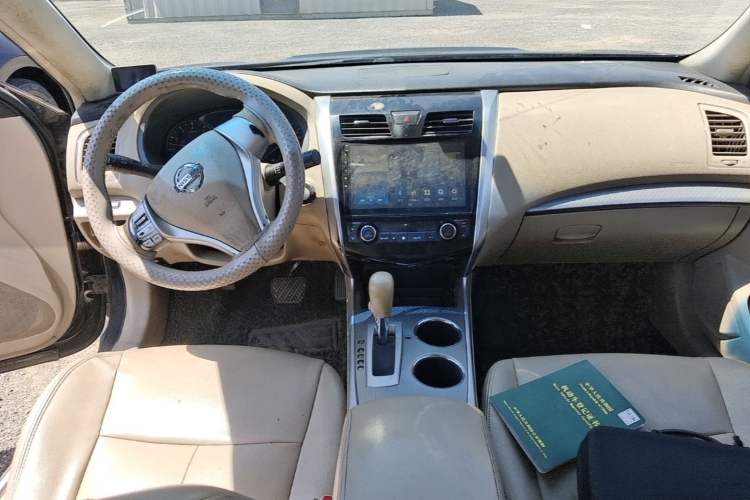 Used Nissan Teana 2016 2.0L XE Fashion Edition Center Console