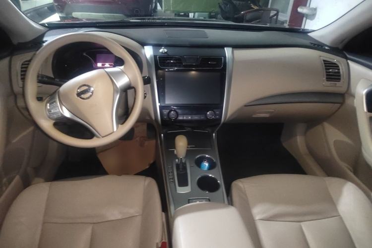 Used Nissan Teana 2016 2.0L XE Fashion Edition Center Console