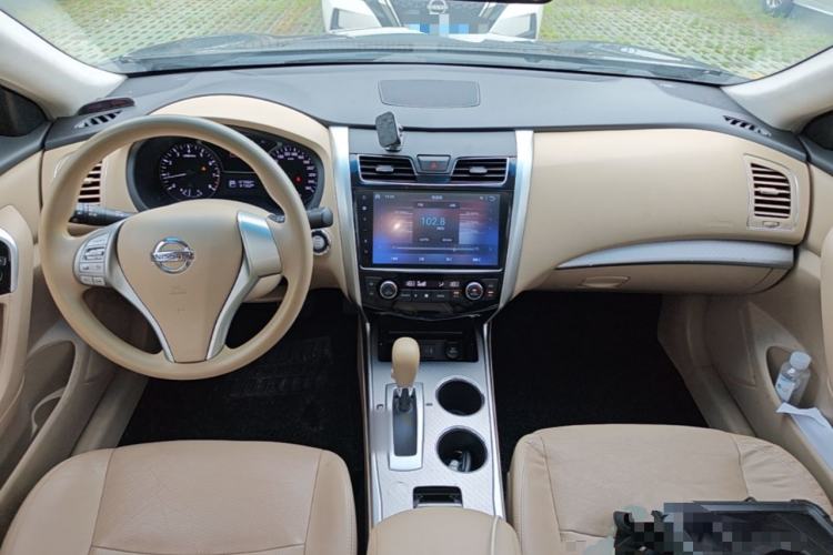 Used Nissan Teana 2016 2.0L XE Fashion Edition Center Console