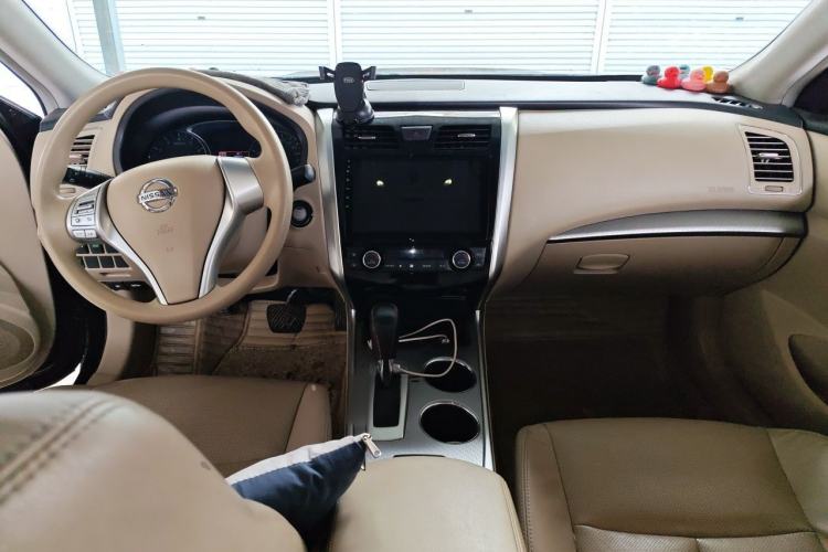 Used Nissan Teana 2016 2.0L XE Fashion Edition Center Console