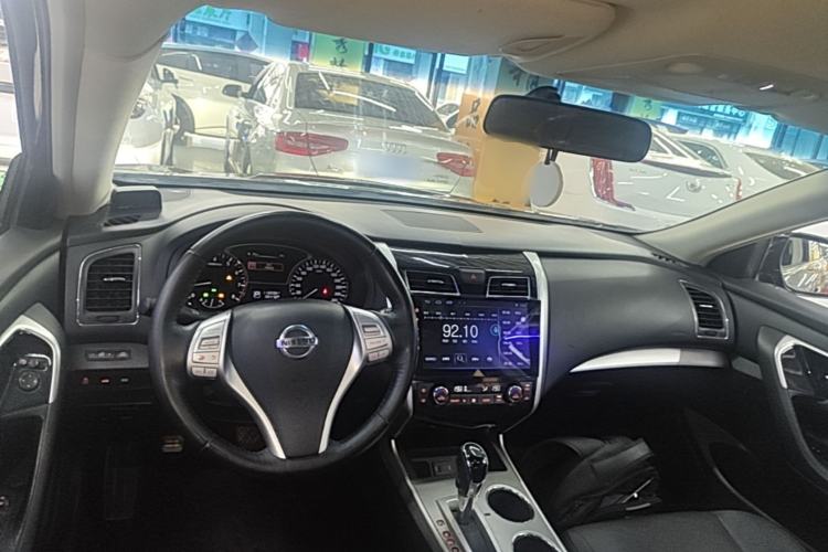 Used Nissan Teana 2016 2.0L XL Comfort Edition Center Console