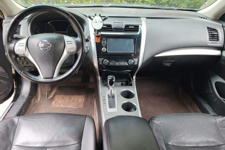 Used Nissan Teana 2016 2.0L XL-Upper Smart Edition Center Console