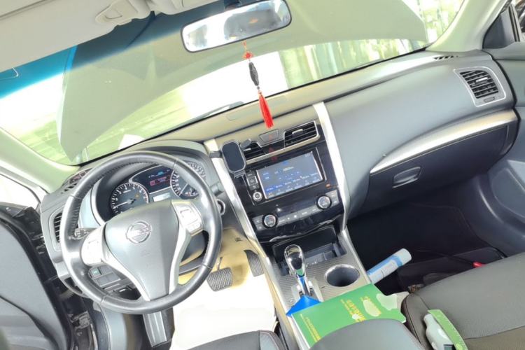 Used Nissan Teana 2016 2.0L XL Comfort Edition Center Console