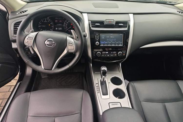Used Nissan Teana 2016 2.5L XL-Upper Smart Enjoyment Version Center Console