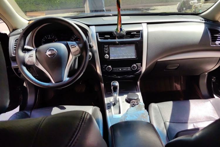 Used Nissan Teana 2016 2.0L XL Comfort Edition Center Console