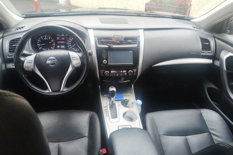 Used Nissan Teana 2016 2.0L XL-Upper Smart Edition Center Console